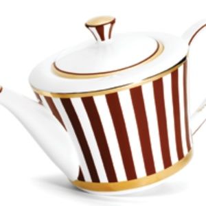 🌈ISO 🌈 Henri Bendel Teapot and Teacups or Mugs